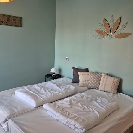 For 4 Ou 6 People In The Heart Of Porto-vecchio Lägenhet *